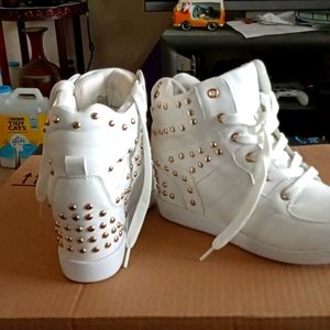 Heeled sneakers